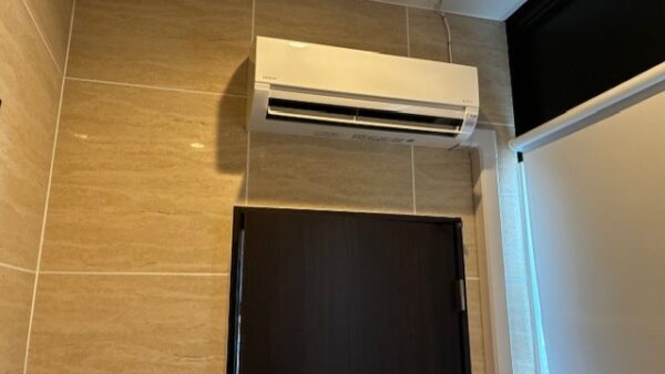 トイレにエアコン新設工事